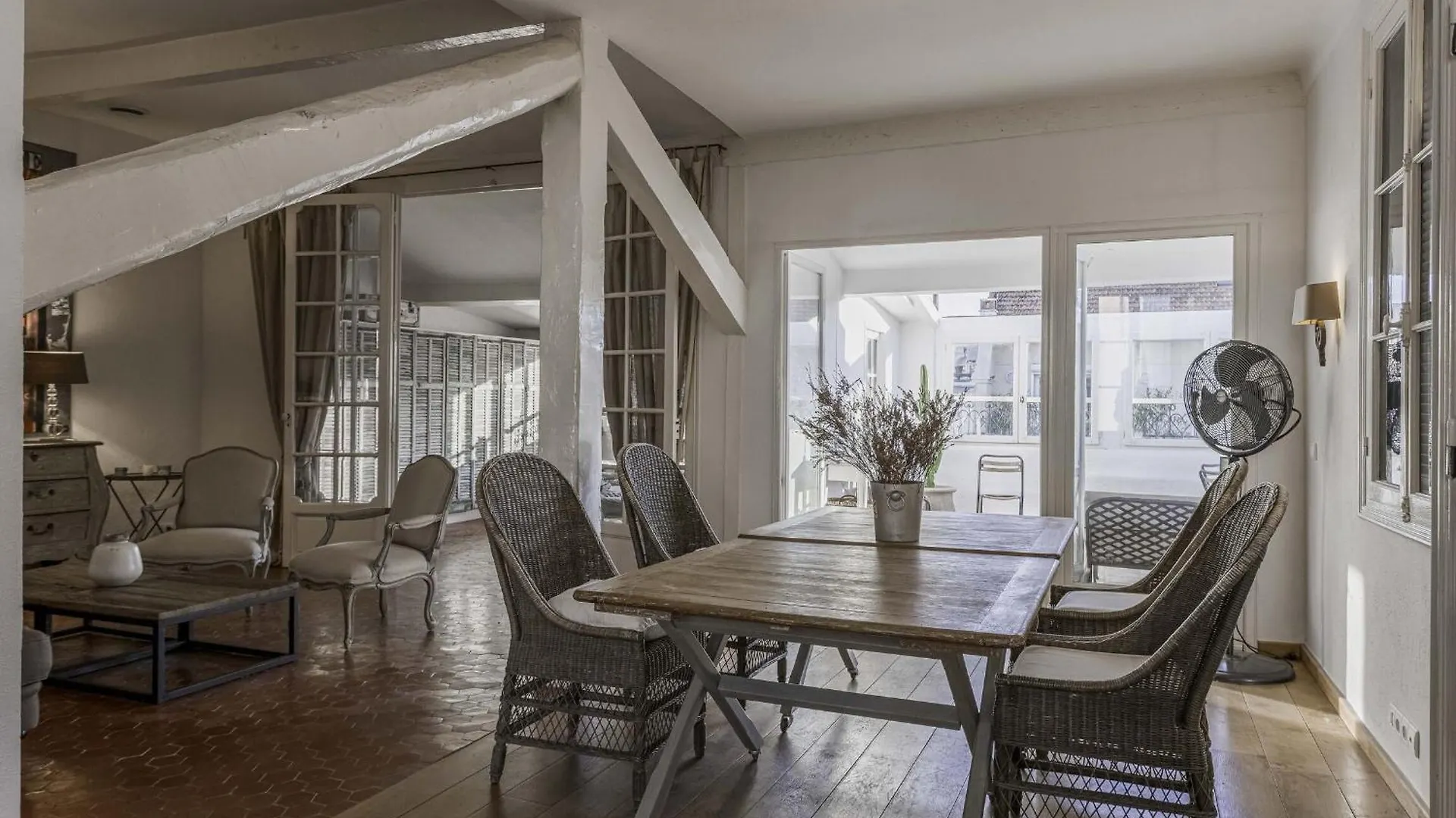 Apartment Impasse Florian By Halldis Cannes
