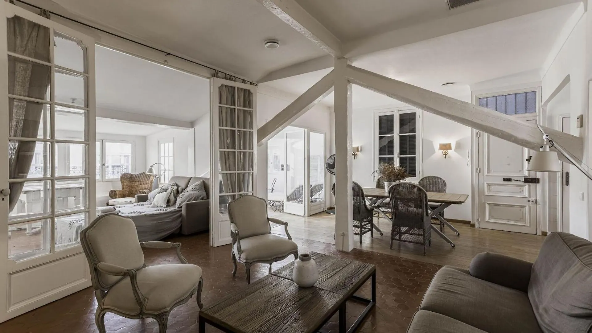Apartment Impasse Florian By Halldis Cannes